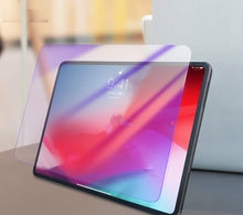 Laden Sie das Bild in den Galerie-Viewer, Onyx™ Premium Anti Blaulicht Panzerfolie Schutzfolie für Apple iPad Pro 11 - Anti Blue Rays Tempered Glass Protector