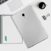 Laden Sie das Bild in den Galerie-Viewer, kwmobile Hülle kompatibel mit Samsung Galaxy Tab A 10.5 - Silikon Tablet Cover Case Schutzhülle Transparent
