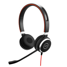 Laden Sie das Bild in den Galerie-Viewer, Jabra Evolve 40 MS Stereo Headset - Microsoft zertifizierte Kopfhörer für VoIP Softphone mit passivem Noise-Cancelling - USB-Kabel mit Anrufsteuerung - Schwarz